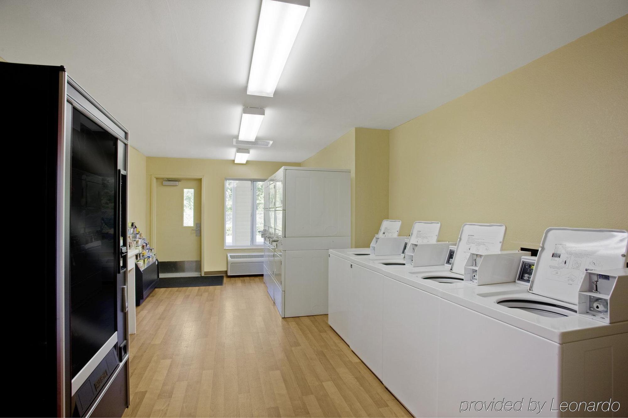 Hometowne Studios By Red Roof Fresno - West Konforlar fotoğraf